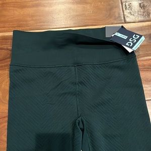 Green seamless leggings